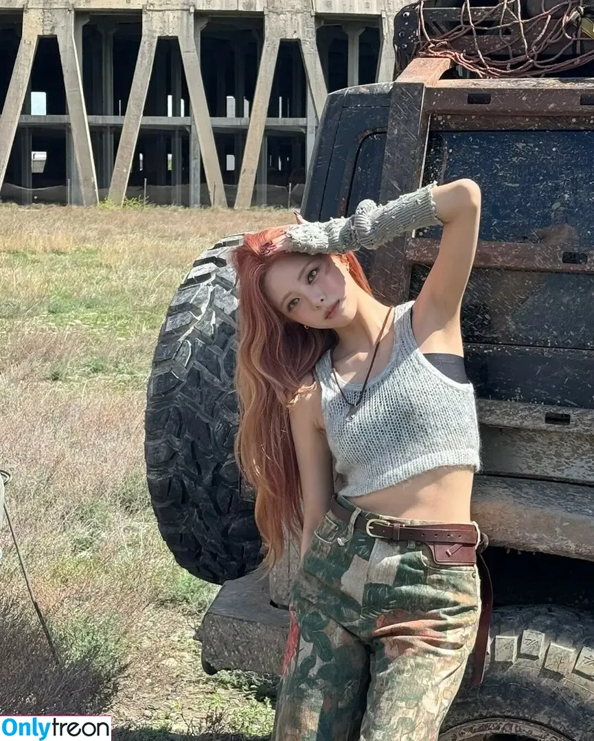 itzy.all.in.us nude photo #0599 (Shin Yu Na / Yuna ITZY / 유나)