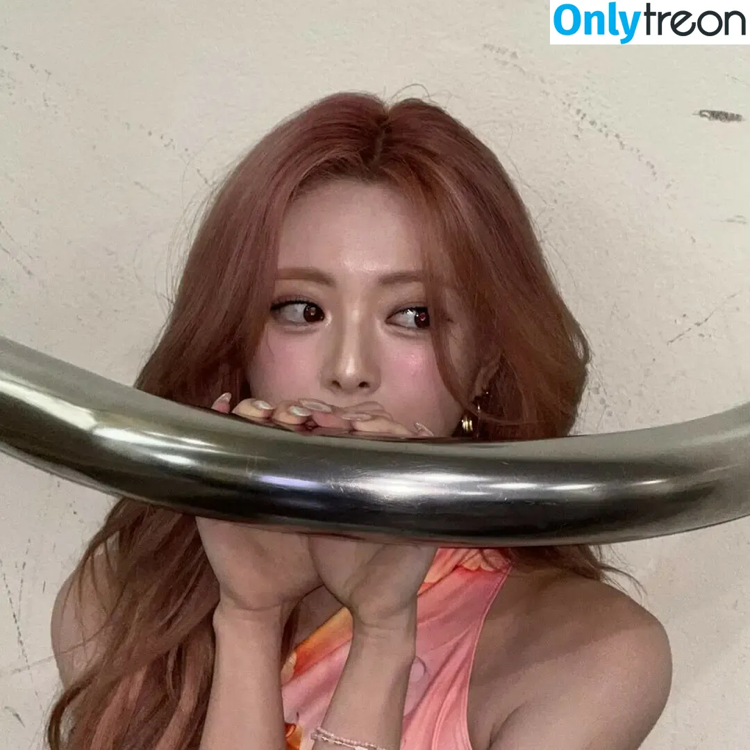 itzy.all.in.us nude photo #0624 (Shin Yu Na / Yuna ITZY / 유나)