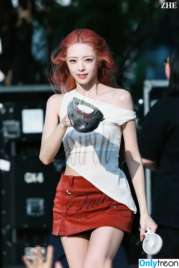 itzy.all.in.us nude photo #0630 (Shin Yu Na / Yuna ITZY / 유나)