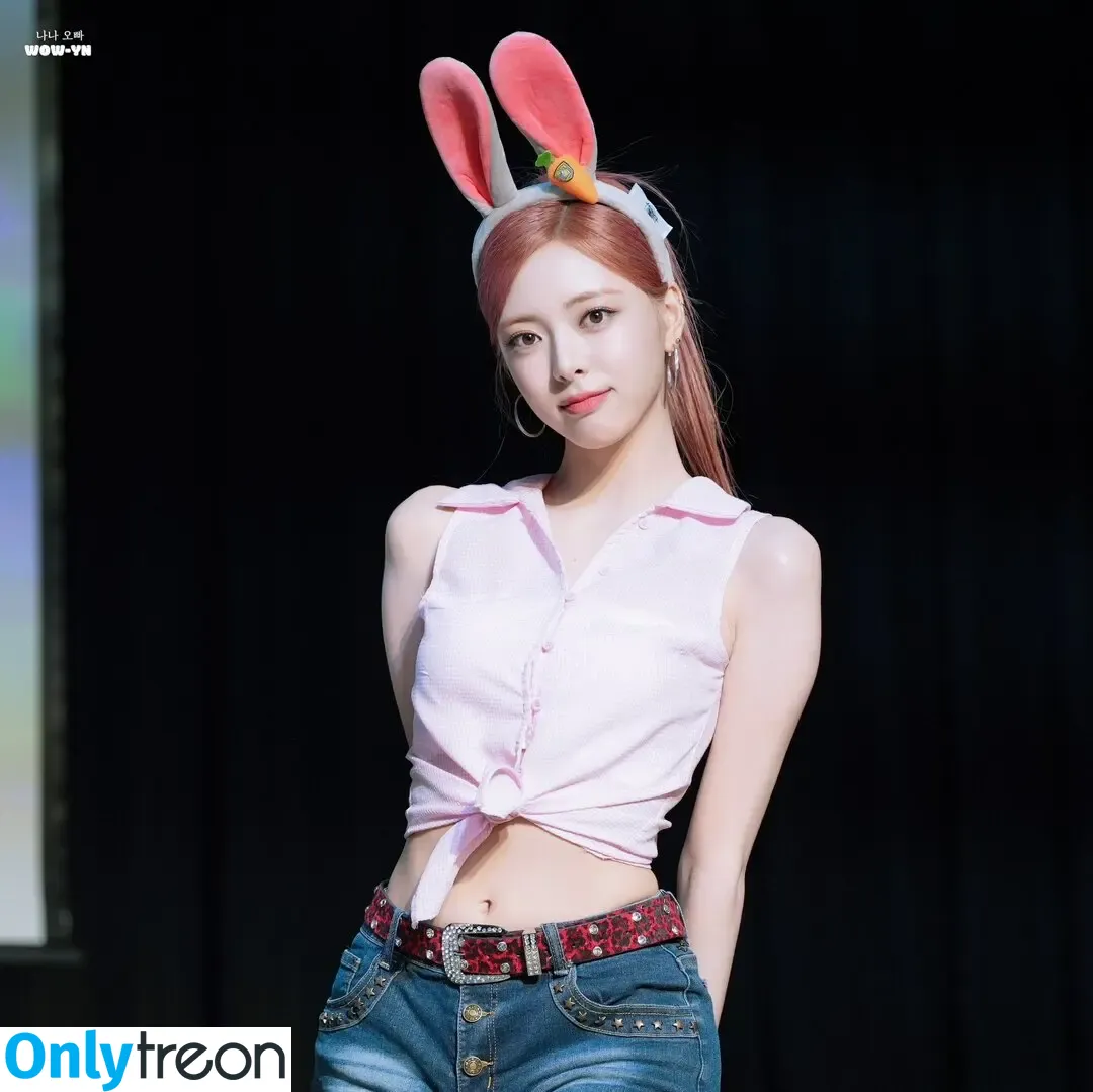 itzy.all.in.us nude photo #0636 (Shin Yu Na / Yuna ITZY / 유나)