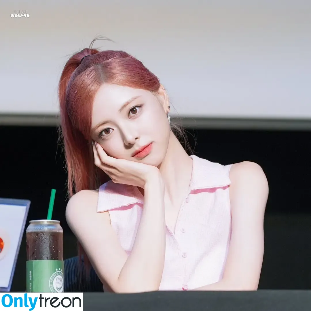 itzy.all.in.us nude photo #0643 (Shin Yu Na / Yuna ITZY / 유나)