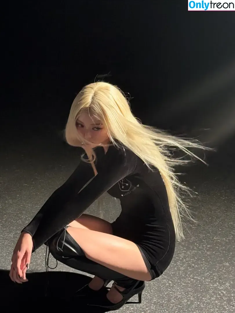 itzy.all.in.us nude photo #0655 (Shin Yu Na / Yuna ITZY / 유나)