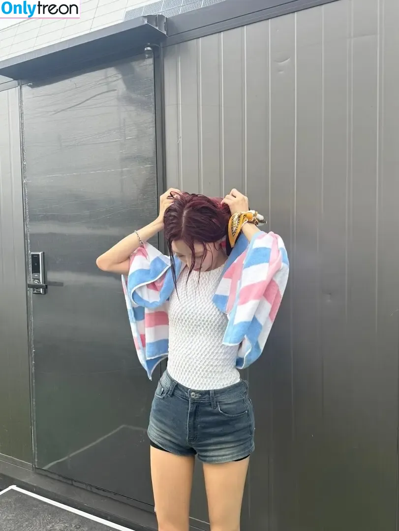 itzy.all.in.us nude photo #0673 (Shin Yu Na / Yuna ITZY / 유나)