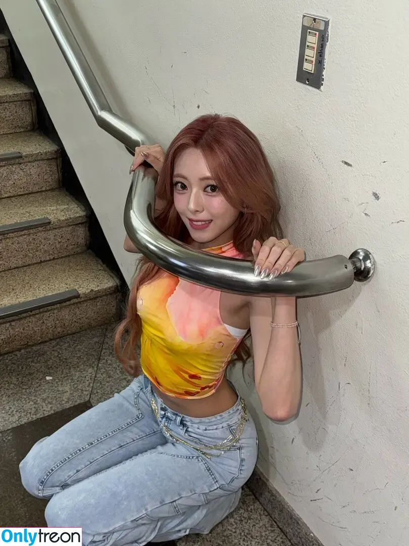 itzy.all.in.us nude photo #0676 (Shin Yu Na / Yuna ITZY / 유나)