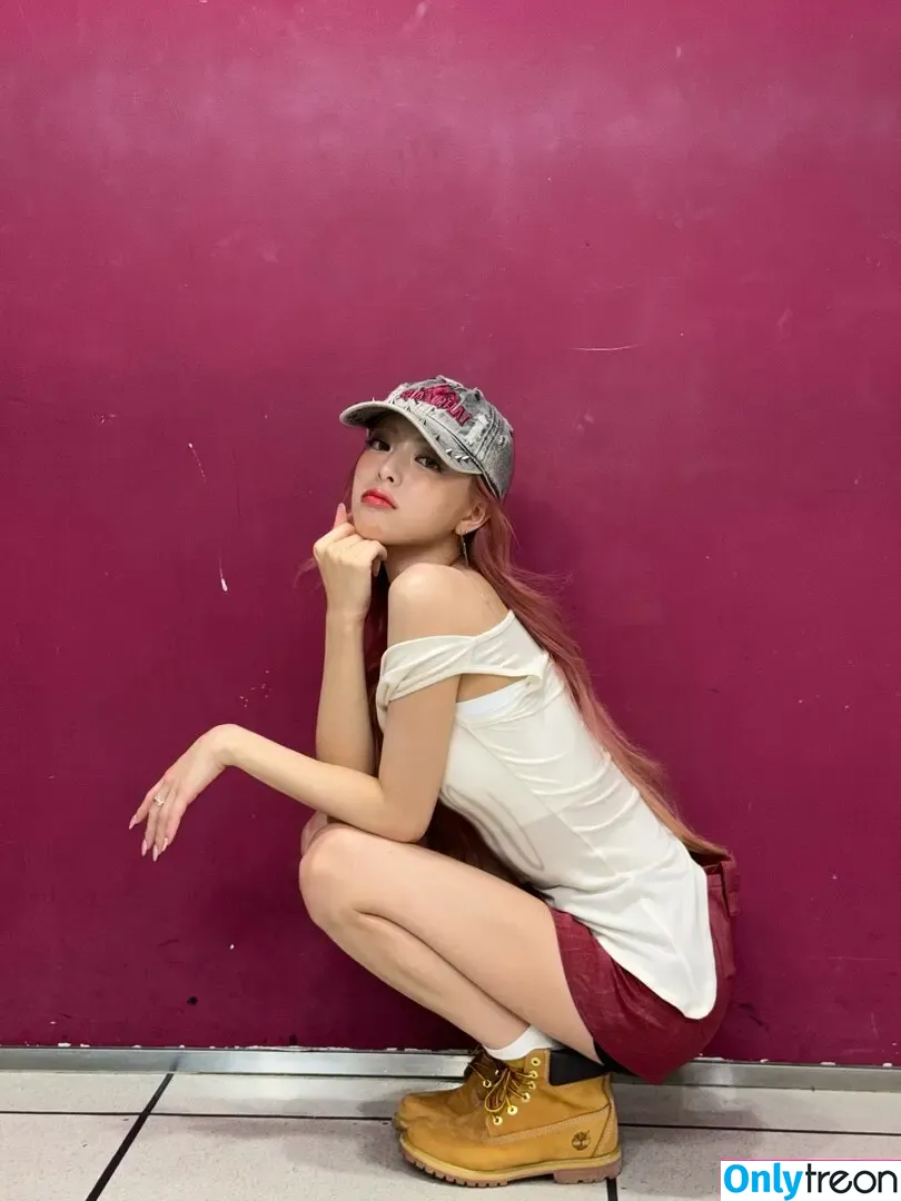 itzy.all.in.us nude photo #0699 (Shin Yu Na / Yuna ITZY / 유나)