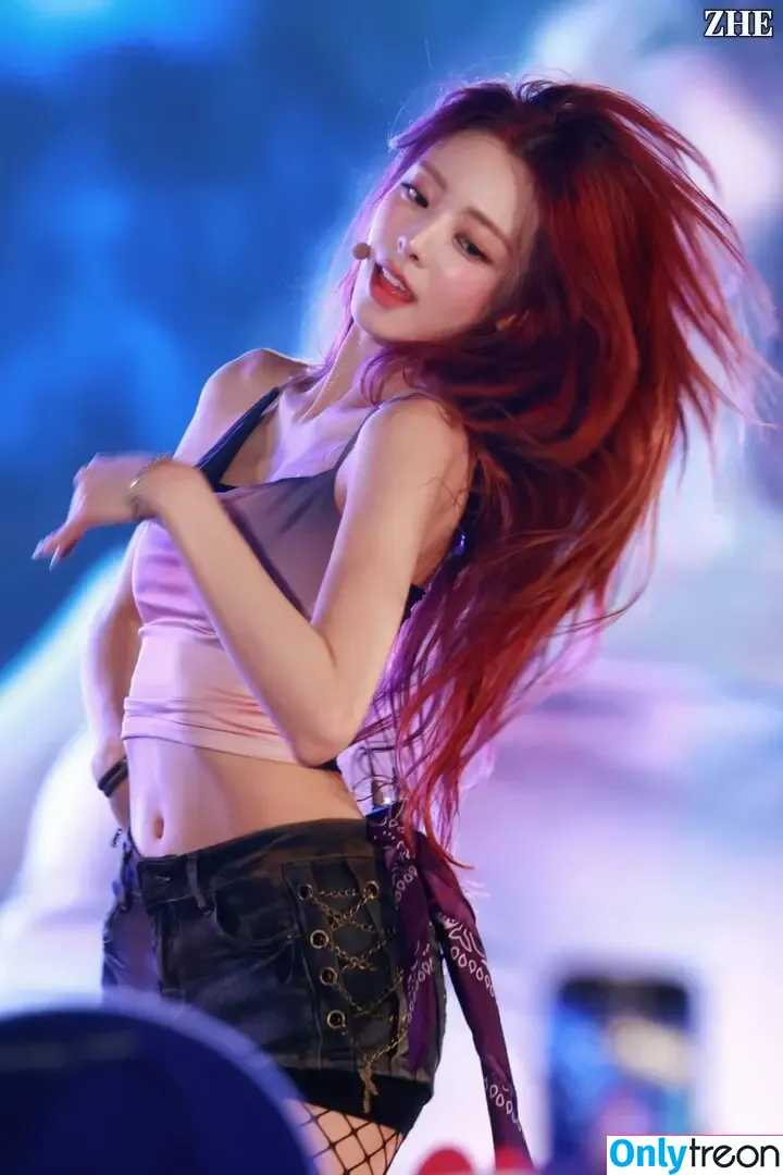 itzy.all.in.us nude photo #0722 (Shin Yu Na / Yuna ITZY / 유나)