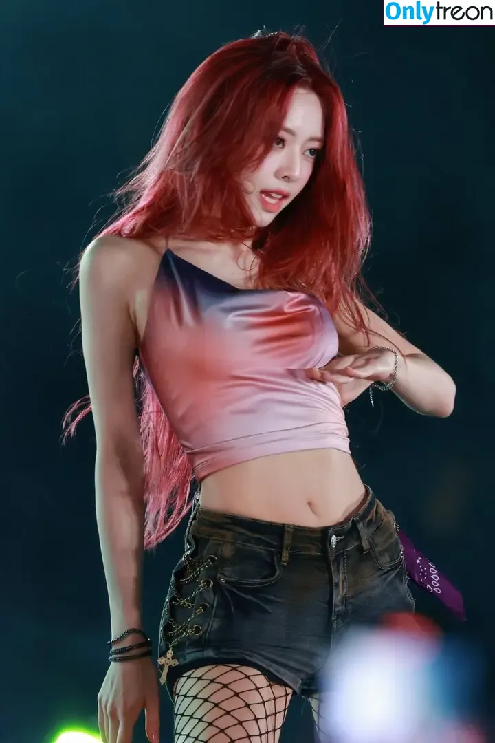 itzy.all.in.us nude photo #0723 (Shin Yu Na / Yuna ITZY / 유나)