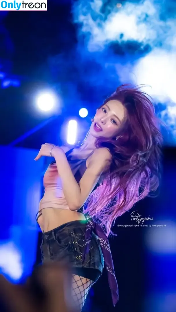 itzy.all.in.us nude photo #0730 (Shin Yu Na / Yuna ITZY / 유나)