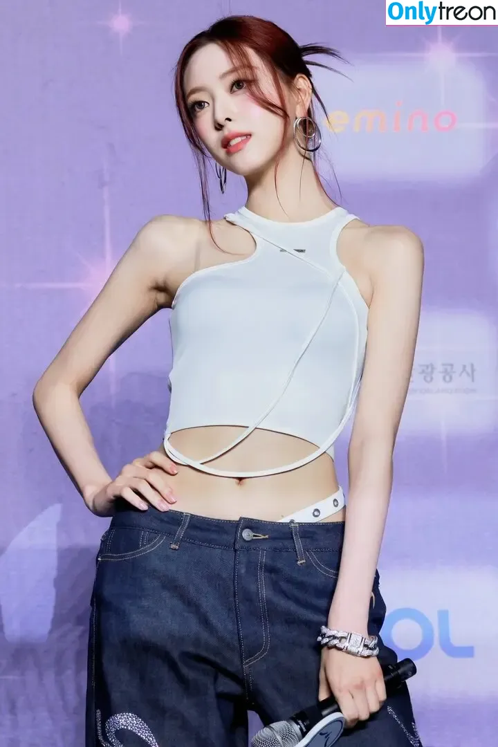 itzy.all.in.us nude photo #0747 (Shin Yu Na / Yuna ITZY / 유나)