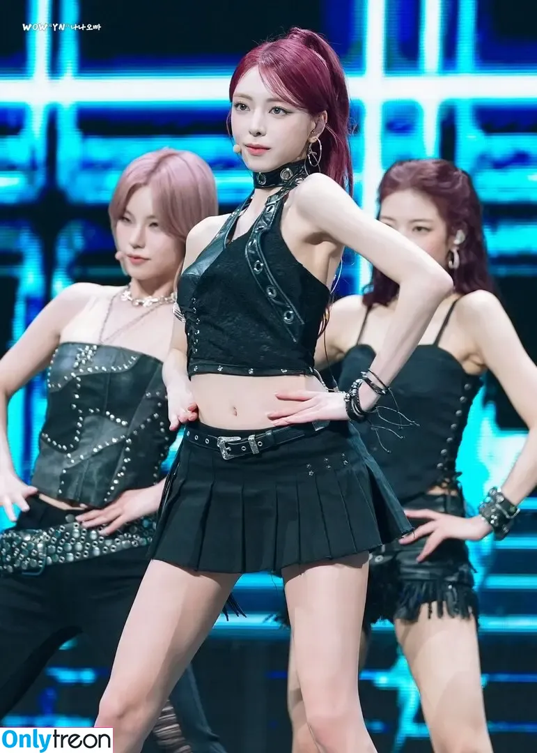 itzy.all.in.us nude photo #0775 (Shin Yu Na / Yuna ITZY / 유나)