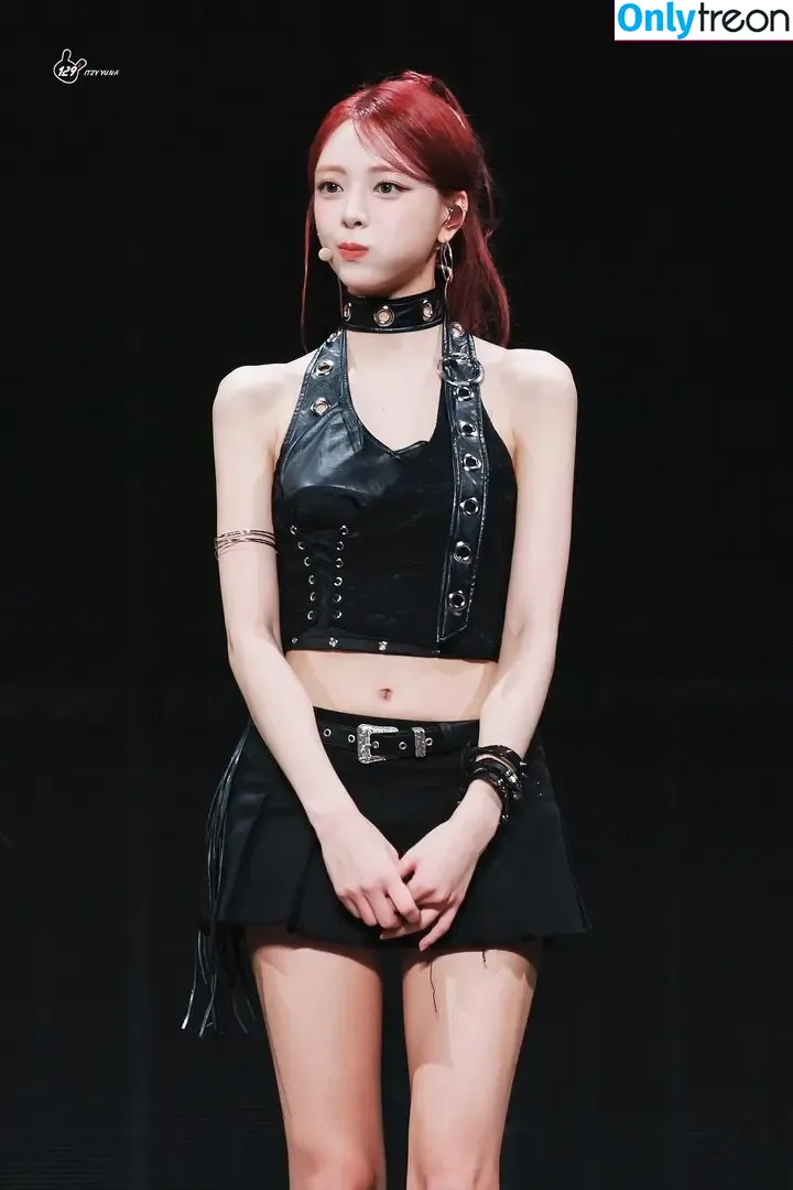 itzy.all.in.us nude photo #0785 (Shin Yu Na / Yuna ITZY / 유나)