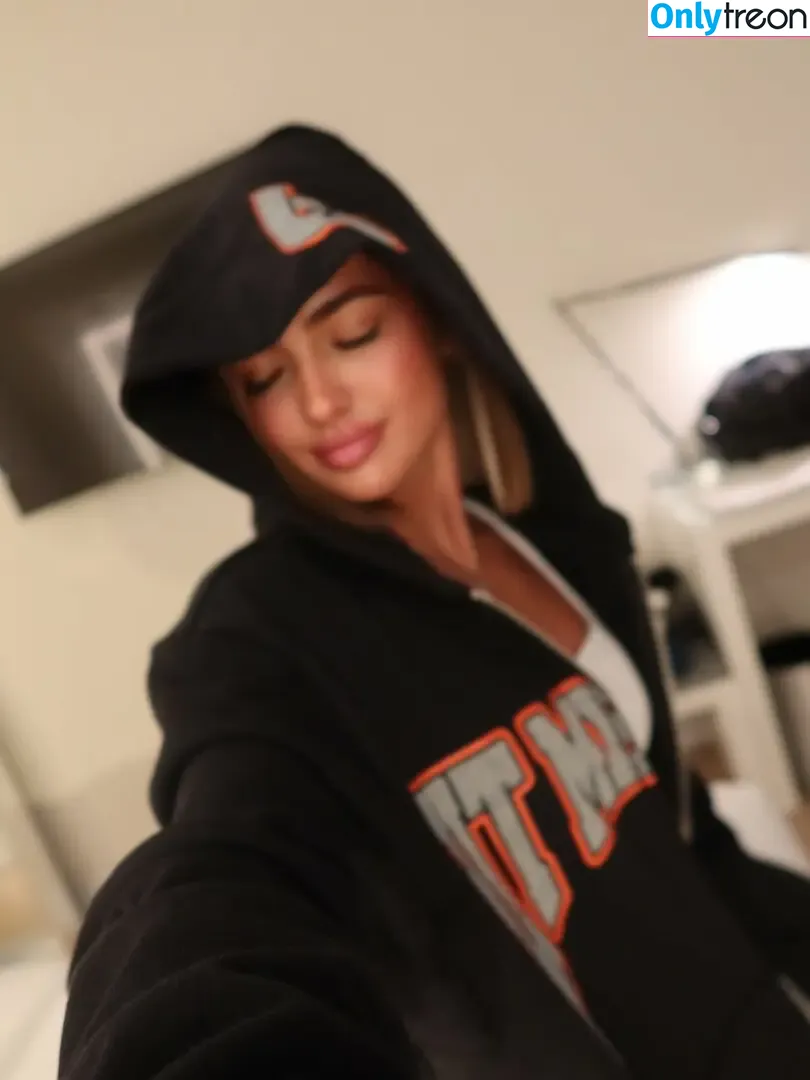 Iuliana Beregoi nude photo #0101 (iulianaberegoiofficial)