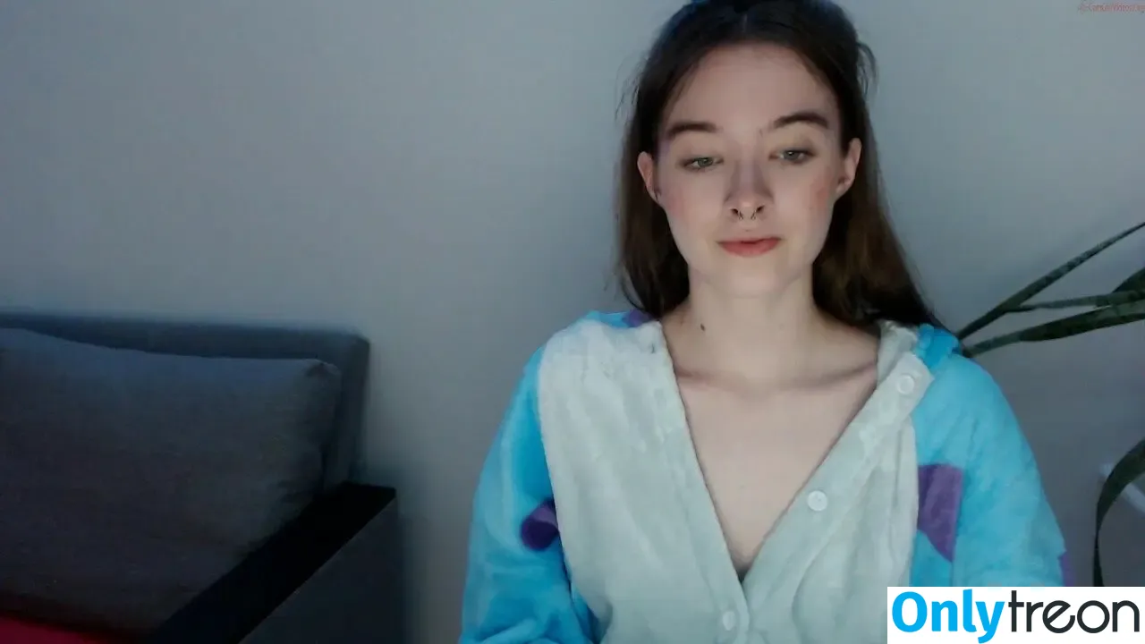 Ivapeach nude photo #0021 (icepeach94)