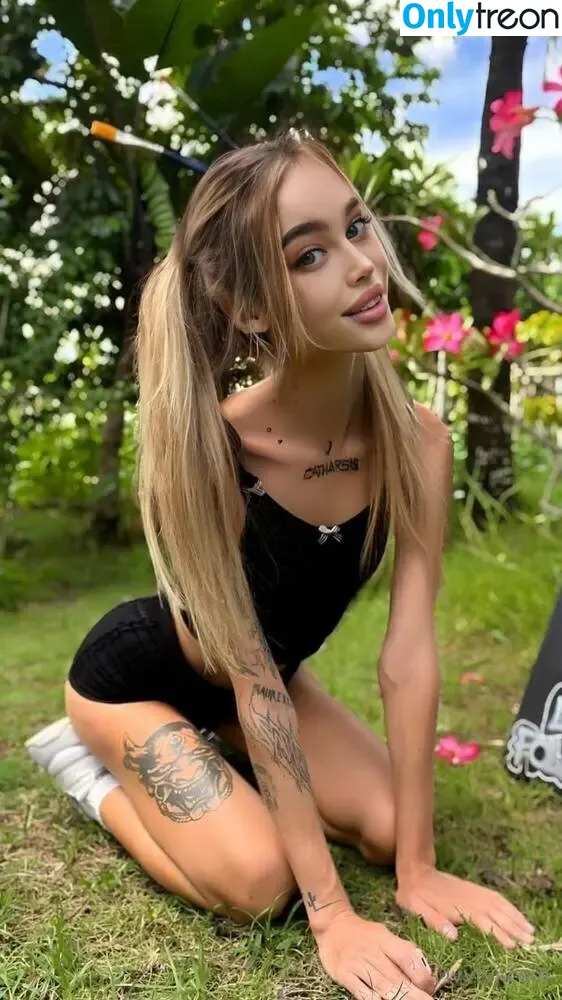 ivygiirl nude photo #0061 (ivygiirl)