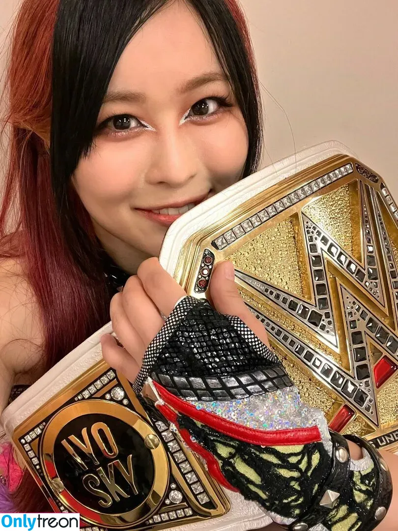 Iyo Sky nude photo #0219 (Io Shirai / iyoaghedo)