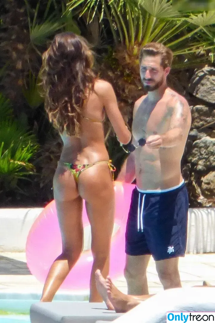 Izabel Goulart nude photo #0917 (iza_goulart / izabelgoulart)