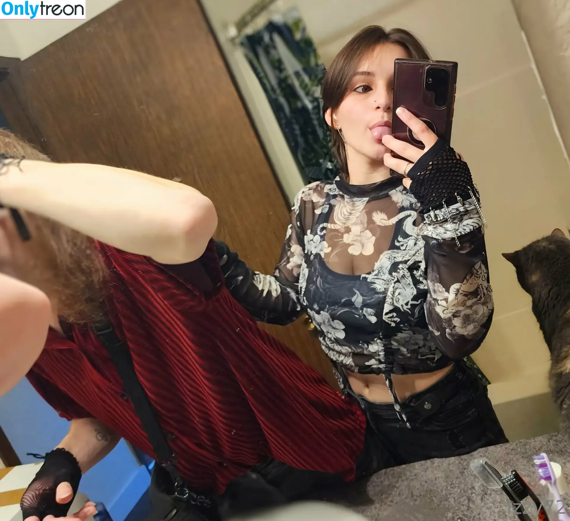 izzy_72 nude photo #0001 (izzy_72)