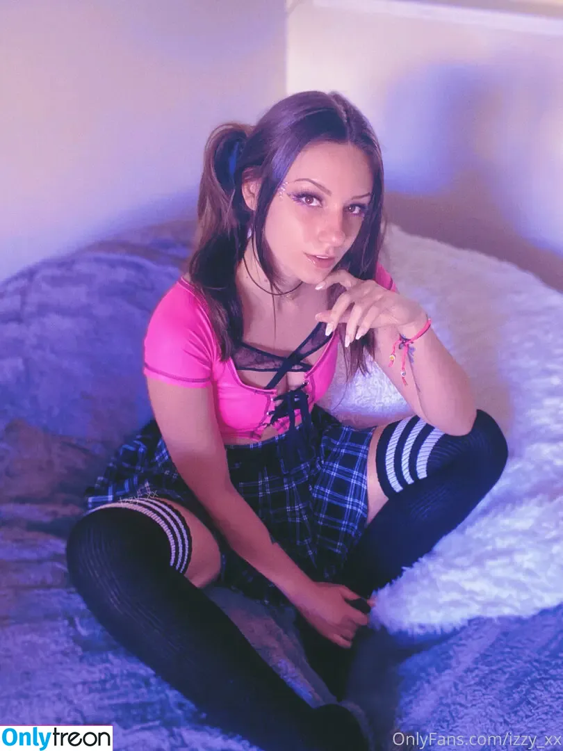 Izzy_xx nude photo #0488 (BlancNoir / izzy_xx7 / thexxgirl)