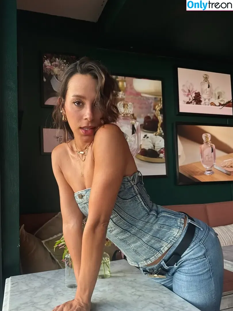 Izzybizzyspider nude photo #0356 (itsizzypaige)