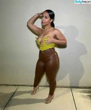 izzypaigee / 1119001785 / everybodyhatespaigee / isabellajusticee / lovejusticeeee nude photo #0003