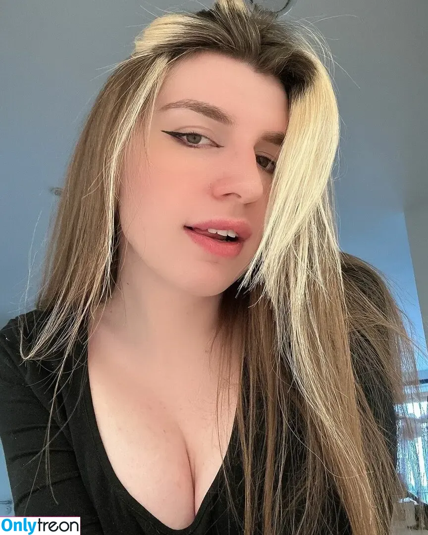 izzywinterz nude photo #0032 (izzywinterz)