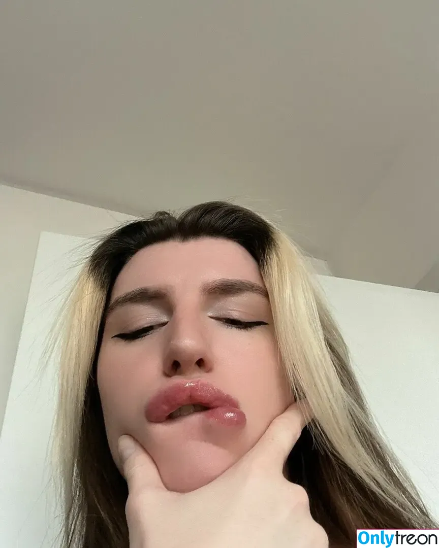 izzywinterz nude photo #0036 (izzywinterz)