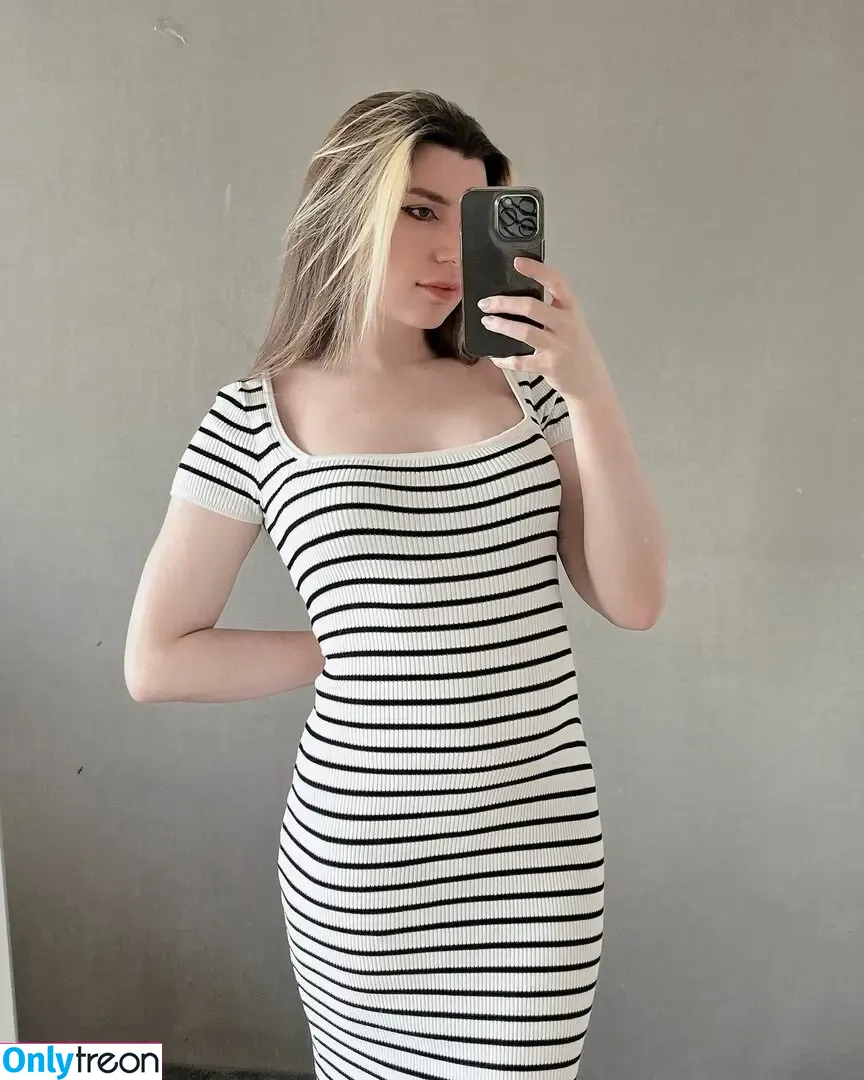 izzywinterz nude photo #0039 (izzywinterz)