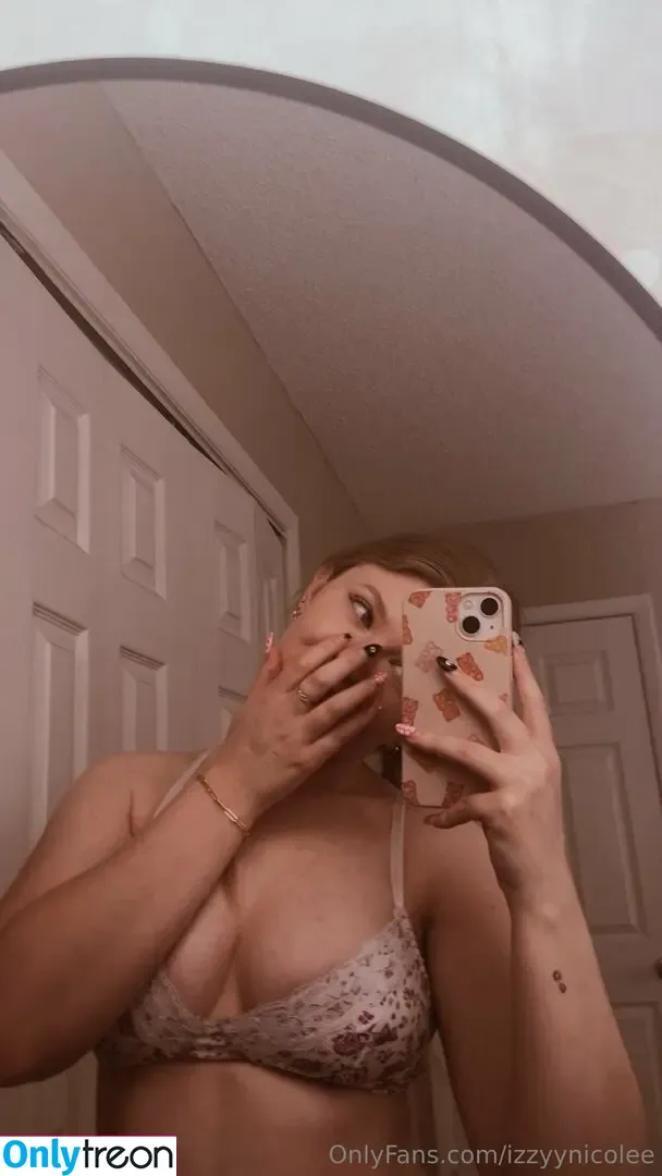 izzyynicolee nude photo #0009 (izzycolee)