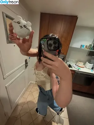 Izzzyzzz nude photo #0009