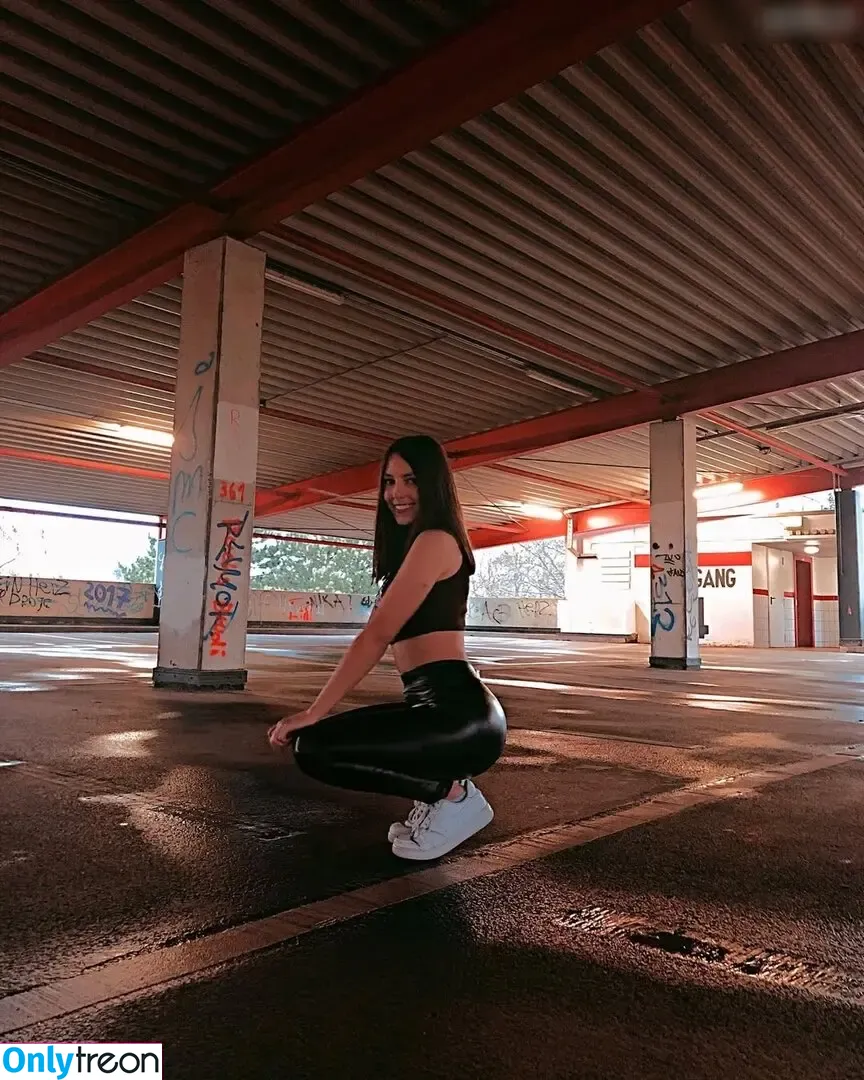 Jaamiraaa nude photo #0011 (Jaamiraaa)