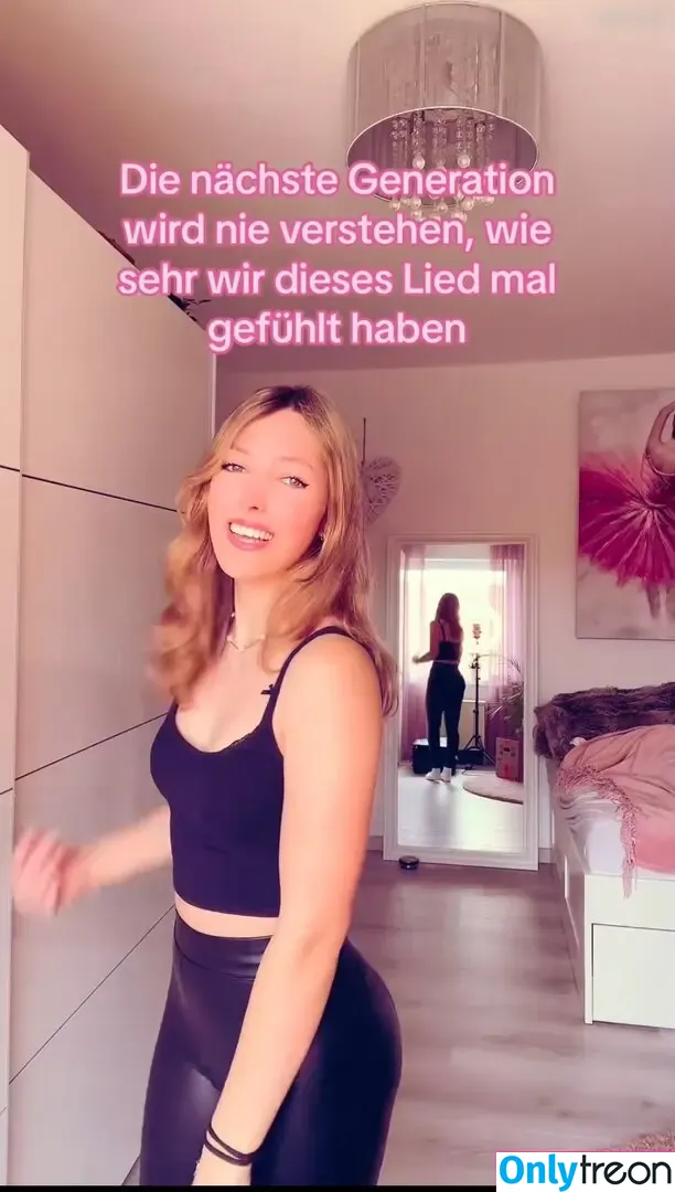 Jaamiraaa nude photo #0066 (Jaamiraaa)