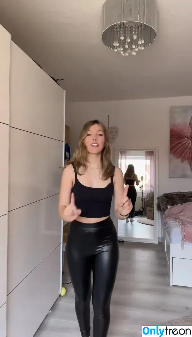 Jaamiraaa nude photo #0067 (Jaamiraaa)