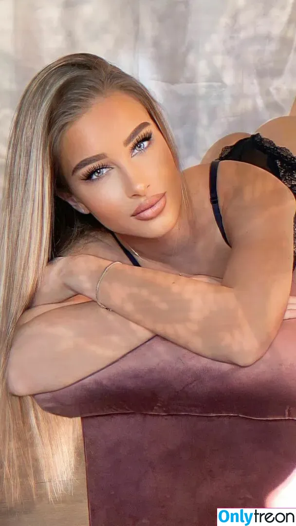 jacquelinax nude photo #0096 (JackyZyrus)