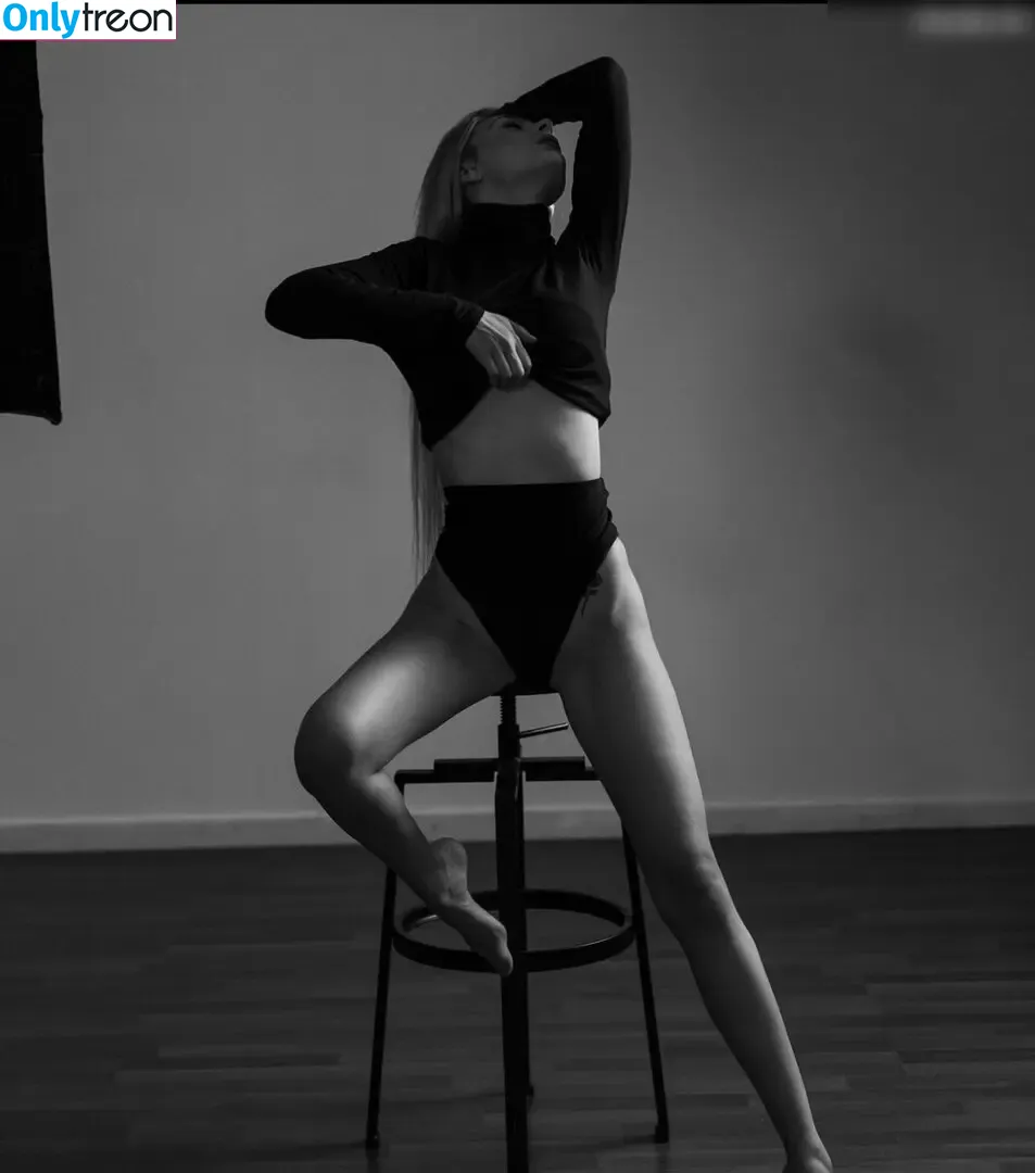 Jacqueline P. nude photo #0002 (model.jaqlin / official.line)