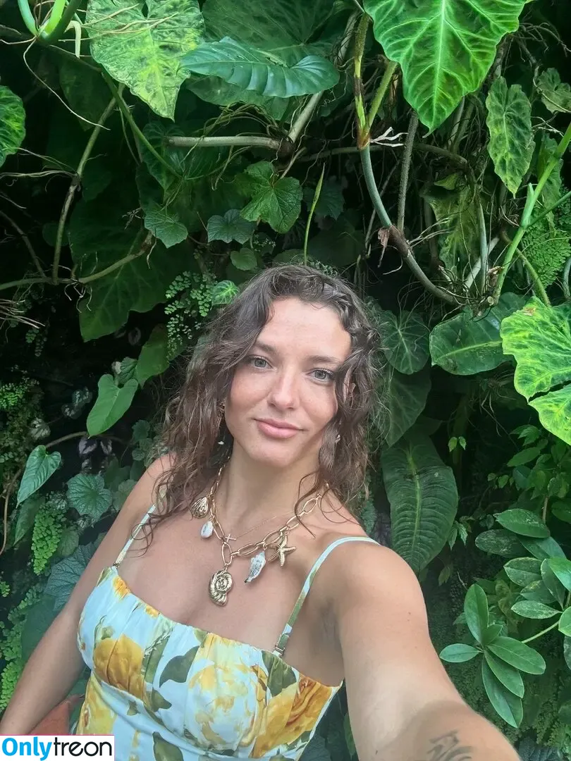 Jade Chynoweth nude photo #0744 (jadebug98)
