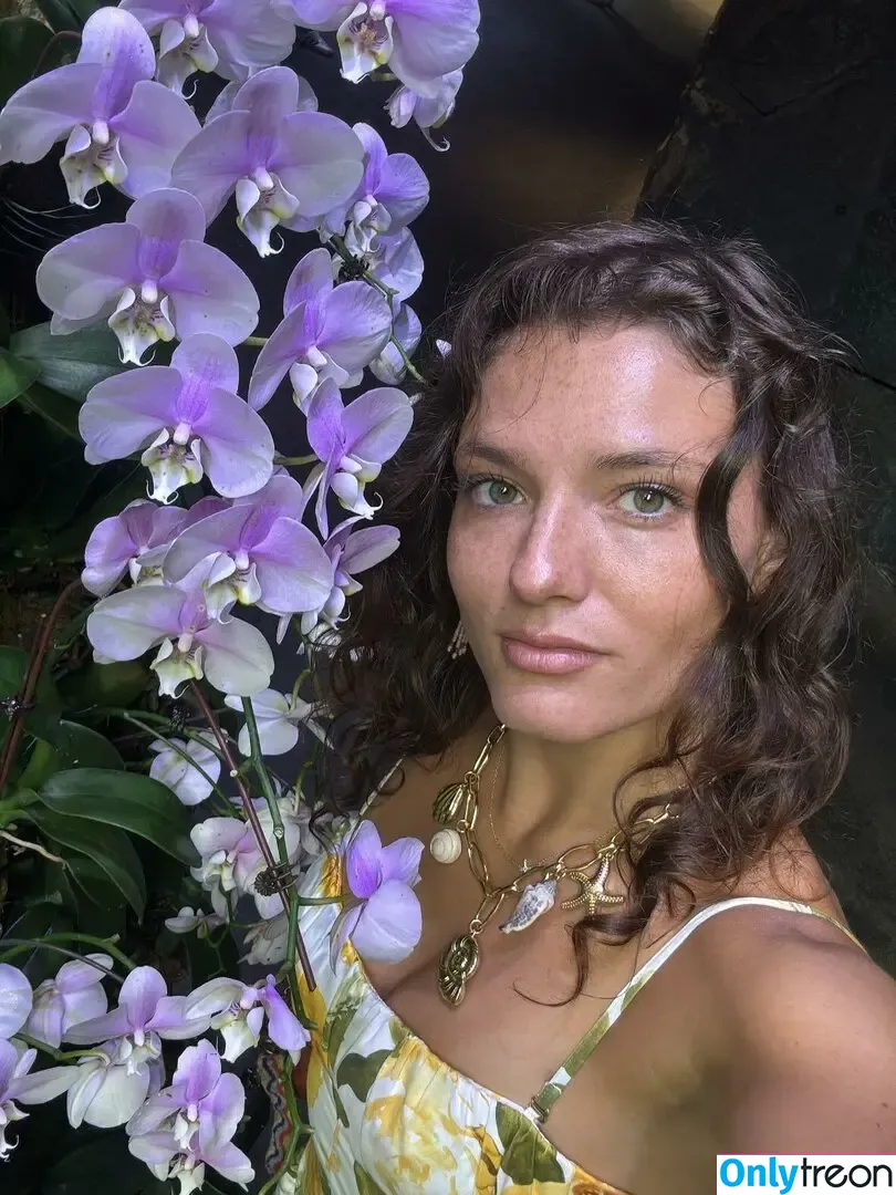 Jade Chynoweth nude photo #0748 (jadebug98)