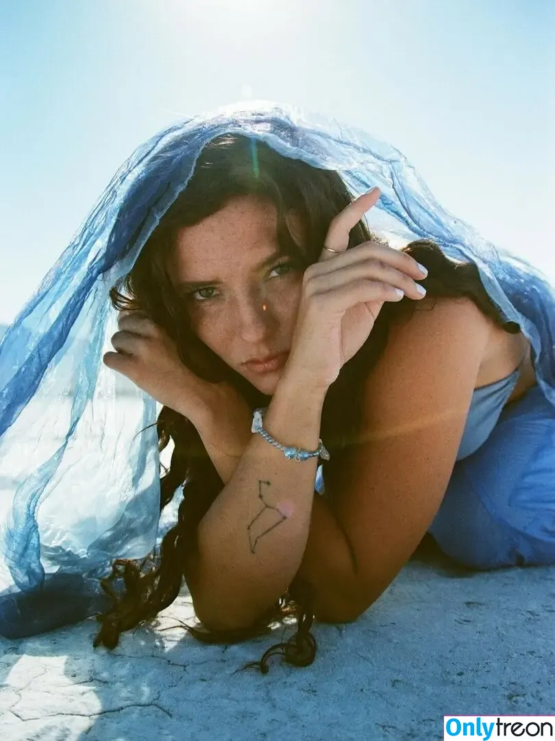 Jade Chynoweth nude photo #0766 (jadebug98)