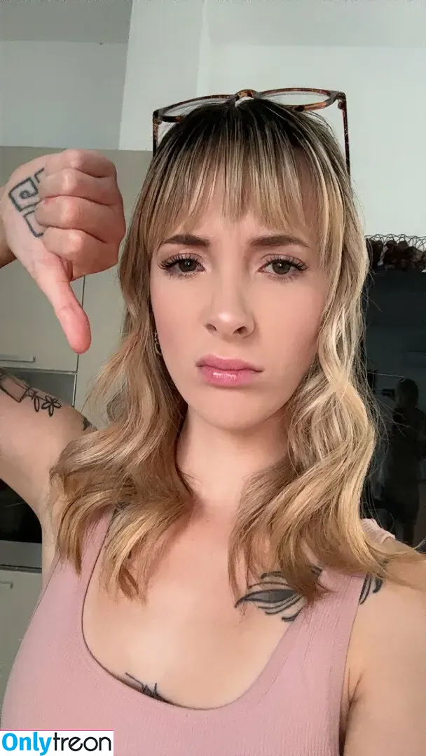 JadeVow nude photo #0172 (Jade Vow / Littlepidge / pidgespage)