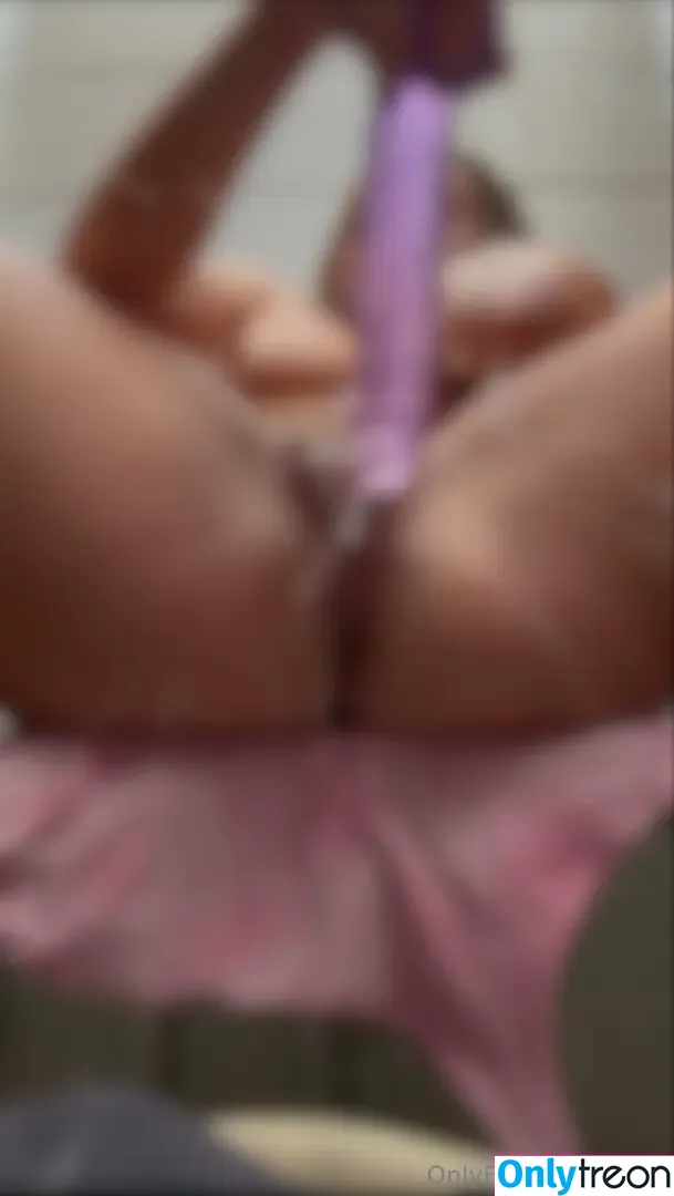 jadin nude photo #0003 (jadin.collins)