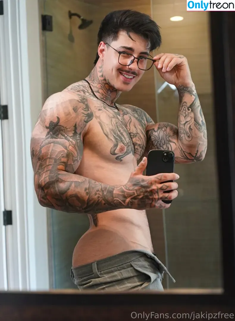 jakipzfree nude photo #0093 (jakeandrich)