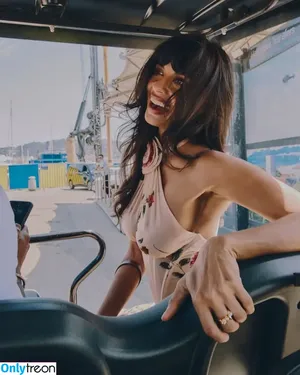 Jameela Jamil / jameelajamil nude photo #0196