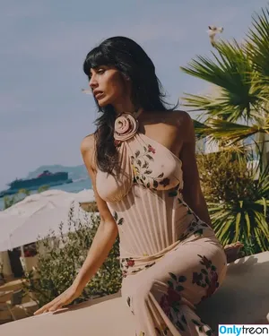 Jameela Jamil / jameelajamil nude photo #0197