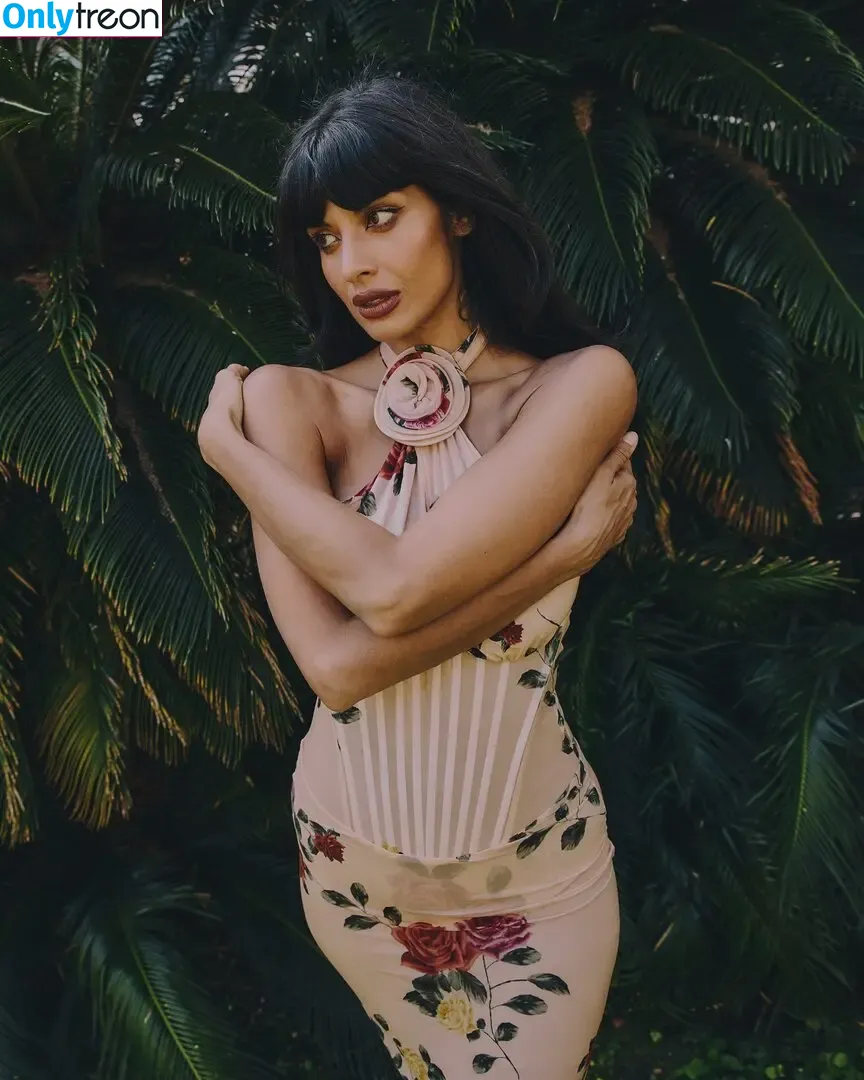 Jameela Jamil nude photo #0194 (jameelajamil)
