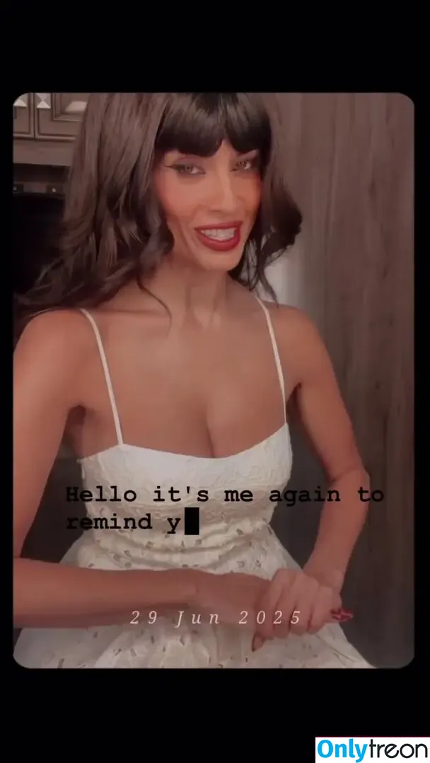 Jameela Jamil nude photo #0201 (jameelajamil)