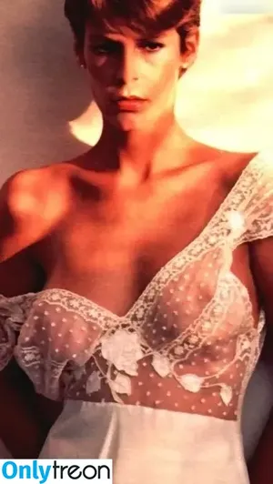 Jamie Lee Curtis / jamieleecurtis nude photo #0007