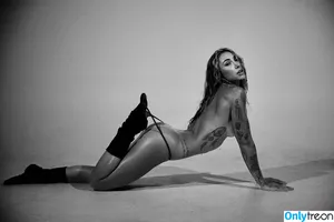  nude photo #0003