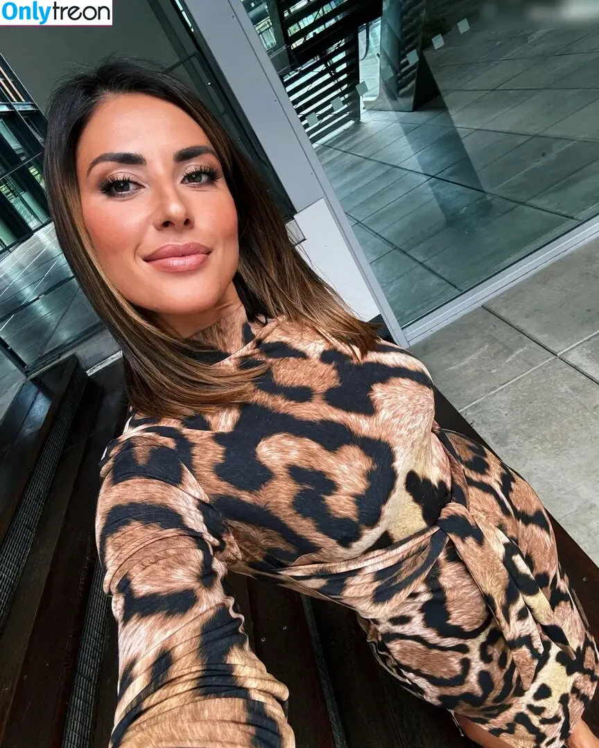 Jana Azizi nude photo #0172 (jana_azizi / janaazizi)