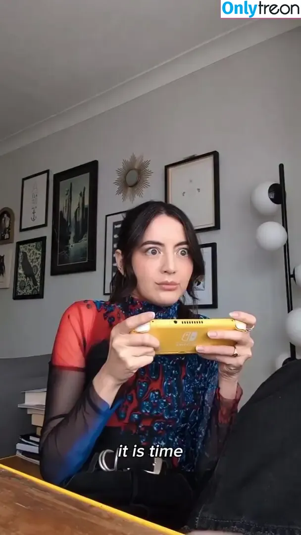 Jane Douglas nude photo #0555 (OXClub / OutsideXbox / janedouglas / penny_dreadful)