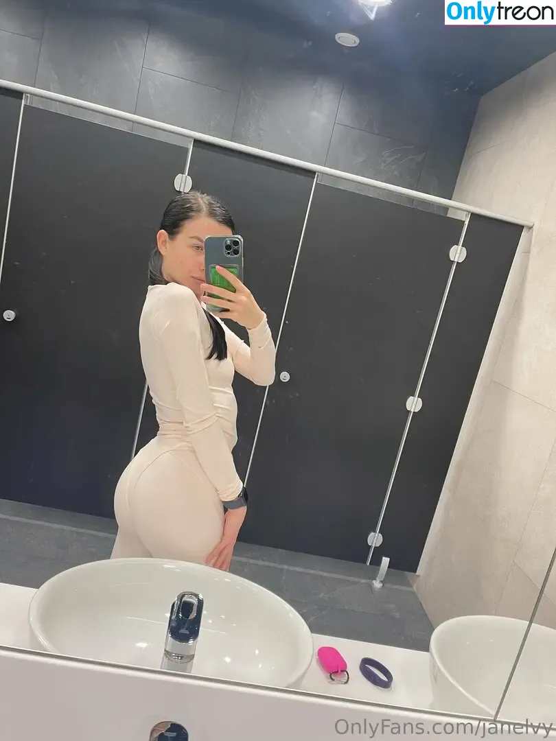 janelvy nude photo #0007 (janeclevy)