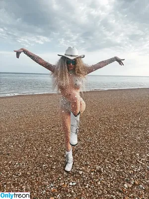 Janet Devlin / JanetJealousy / janetdevlinofficial nude photo #0278